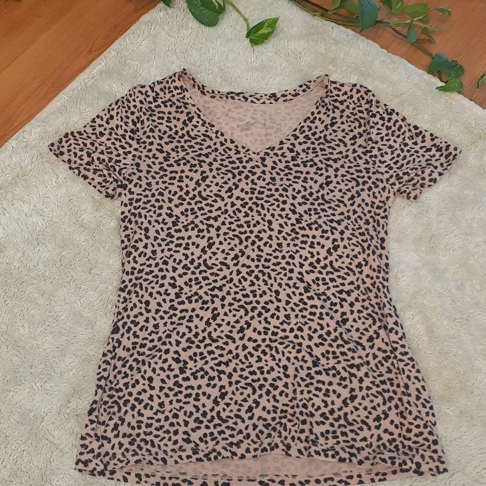 Animal Print Mobwife Neutral Accent V Neck Flowy Silky Soft T Shirt Y2K